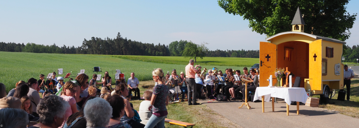 Gottesdienste mit den Schäferwagenkirchen