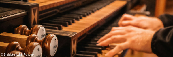Orgel spielen