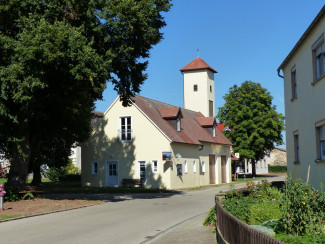 Außenansicht des Gemeinschaftshauses in Ehlheim